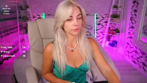 Bella online show from June 22, 2026, 3:47 am