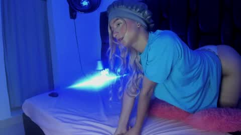 Snapshot of bellaroge chatting on July 29, 2026, 8:40 pm bellaroge online show from July 29, 2026, 8:40 pm