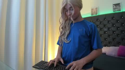 Snapshot of bellaroge chatting on July 31, 2026, 8:08 pm bellaroge online show from July 31, 2026, 8:08 pm