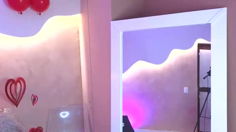 bellarooux online show from February 26, 2026, 11:53 am