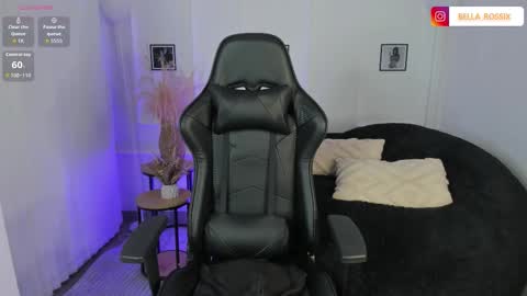 Snapshot of bellarossii chatting on November 12, 2025, 12:44 am CALL ME BELLA online show from November 12, 2025, 12:44 am