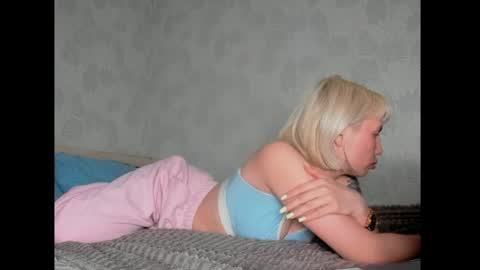 Bella Seen online show from April 25, 2026, 7:22 pm