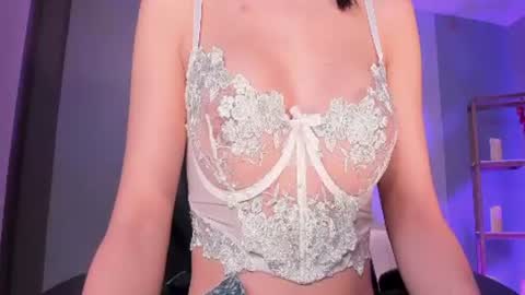 B E L L A  online show from June 18, 2026, 12:09 pm