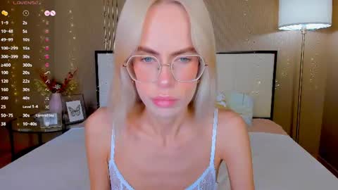 Bella online show from June 16, 2026, 12:57 am