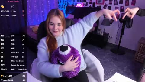 Bella online show from March 11, 2025, 7:25 pm