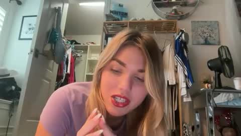 Bella 3 online show from May 1, 2026, 3:16 pm