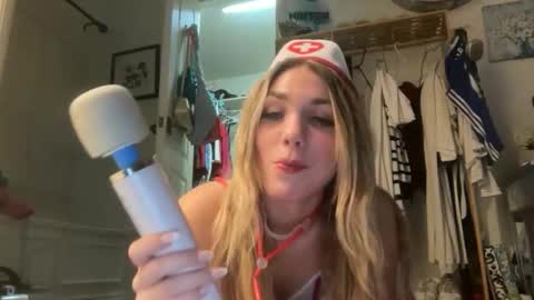 Bella 3 online show from May 3, 2026, 5:46 am