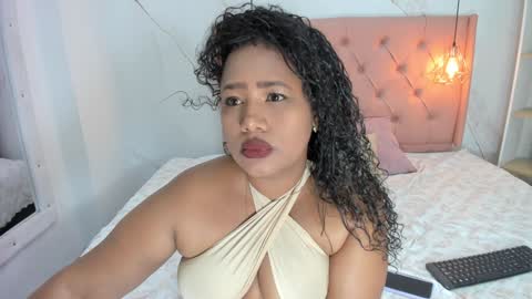 Snapshot of belle_brunette chatting on January 11, 2025, 10:40 pm belle online show from January 11, 2025, 10:40 pm