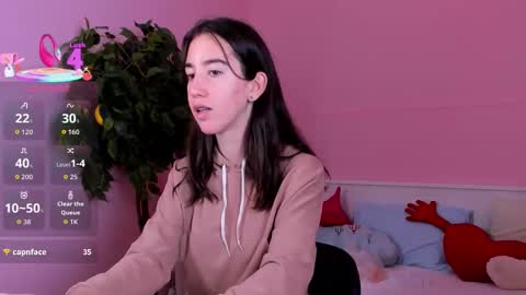 Bella online show from September 13, 2025, 2:39 pm