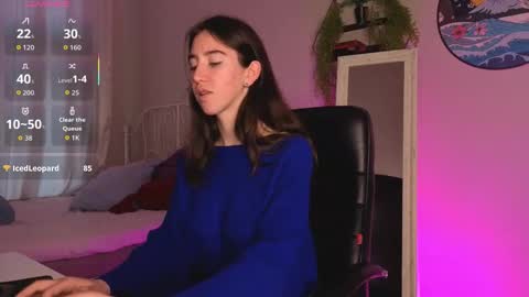 Bella online show from September 17, 2025, 2:52 pm