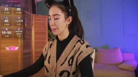 Bella online show from December 2, 2025, 4:02 pm