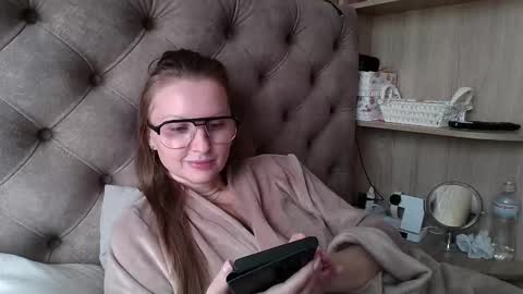 Amelia online show from September 26, 2025, 11:47 am