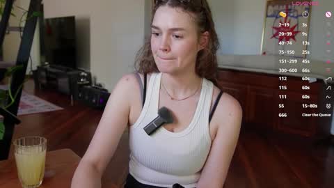 Snapshot of bellebabyboo chatting on October 15, 2025, 6:24 am BELLE online show from October 15, 2025, 6:24 am