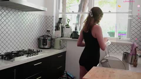 Snapshot of bellebabyboo chatting on October 28, 2025, 4:05 am BELLE online show from October 28, 2025, 4:05 am