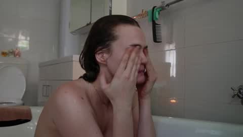 Snapshot of bellebabyboo chatting on November 4, 2025, 3:38 am BELLE online show from November 4, 2025, 3:38 am