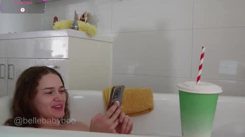 Snapshot of bellebabyboo chatting on February 28, 2026, 3:40 am BELLE online show from February 28, 2026, 3:40 am