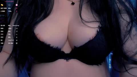 Snapshot of bellelovexx chatting on May 22, 2026, 10:48 pm Hello I am kind friendly and cute girl online show from May 22, 2026, 10:48 pm