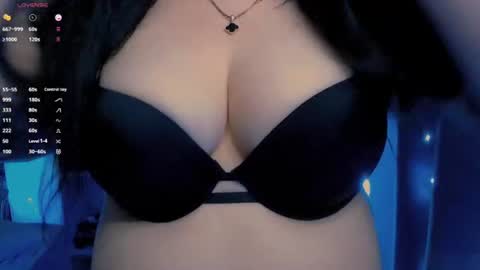 Snapshot of bellelovexx chatting on June 12, 2026, 9:46 pm Hello I am kind friendly and cute girl online show from June 12, 2026, 9:46 pm