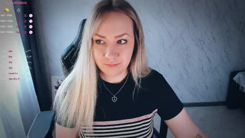 Snapshot of bellezza_ chatting on May 3, 2026, 8:09 am Your Annabelle Wolf online show from May 3, 2026, 8:09 am