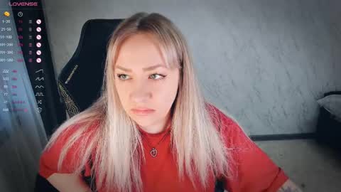 Snapshot of bellezza_ chatting on May 12, 2026, 5:43 pm Your Annabelle Wolf online show from May 12, 2026, 5:43 pm