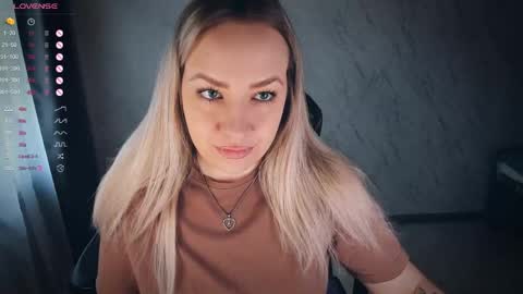 Snapshot of bellezza_ chatting on May 15, 2026, 10:11 am Your Annabelle Wolf online show from May 15, 2026, 10:11 am
