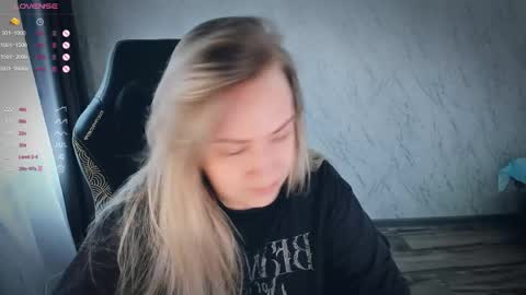 Snapshot of bellezza_ chatting on May 26, 2026, 2:46 pm Your Annabelle Wolf online show from May 26, 2026, 2:46 pm