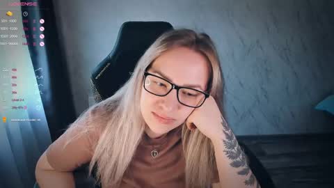 Snapshot of bellezza_ chatting on June 5, 2026, 7:03 am Your Annabelle Wolf online show from June 5, 2026, 7:03 am