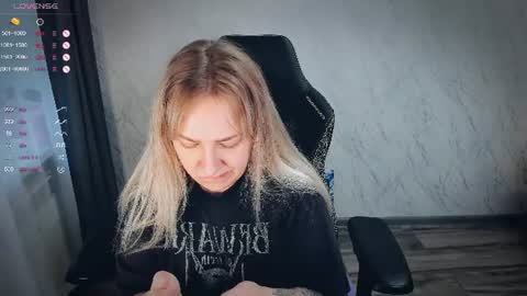 Snapshot of bellezza_ chatting on June 14, 2026, 6:10 pm Your Annabelle Wolf online show from June 14, 2026, 6:10 pm