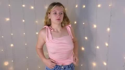 Vicki online show from November 29, 2025, 6:11 pm