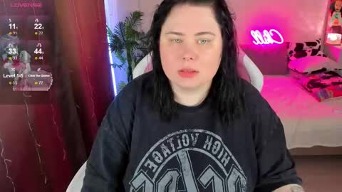 LinaBoo online show from November 7, 2025, 1:00 pm