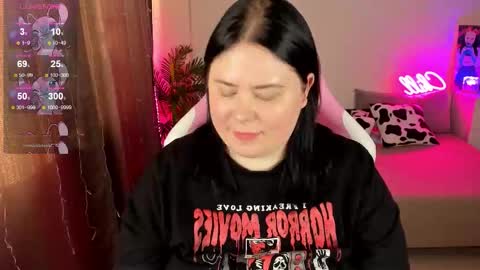 LinaBoo online show from November 18, 2025, 5:56 am