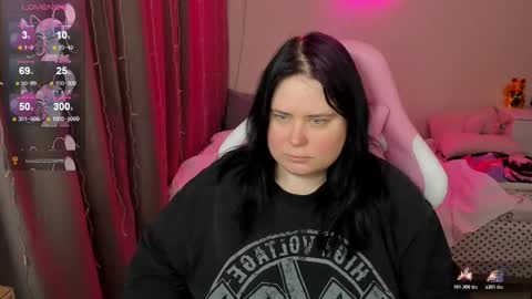 LinaBoo online show from March 11, 2026, 5:02 am