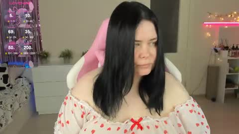 LinaBoo online show from June 11, 2026, 12:58 pm