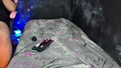 Your New Girlfriend online show from June 1, 2026, 2:02 am