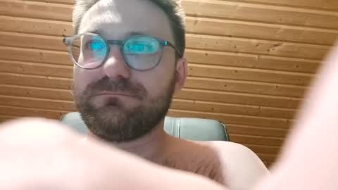 ben00189 online show from January 5, 2025, 10:40 pm