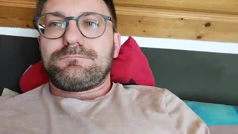 ben00189 online show from September 14, 2025, 2:05 pm