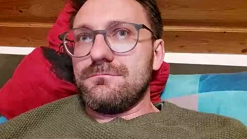 ben00189 online show from October 3, 2025, 9:45 pm