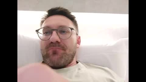ben00189 online show from May 29, 2026, 9:02 pm