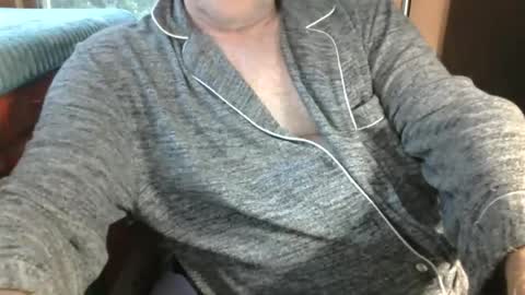 Snapshot of bendrinkin chatting on June 23, 2026, 1:25 am bendrinkin online show from June 23, 2026, 1:25 am