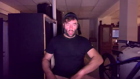 Snapshot of bengi1984 chatting on October 12, 2025, 9:58 pm Robert 1984 online show from October 12, 2025, 9:58 pm