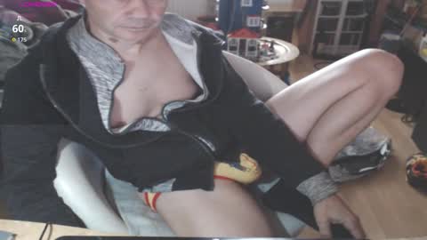 Snapshot of benijamin chatting on October 13, 2025, 8:47 am benijamin online show from October 13, 2025, 8:47 am