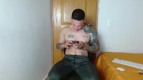 Snapshot of benjamin_isaac chatting on February 4, 2025, 2:39 am benjamin_isaac online show from February 4, 2025, 2:39 am