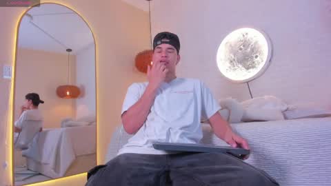 Snapshot of benjamin_more chatting on June 9, 2026, 2:45 am BENJAMIN online show from June 9, 2026, 2:45 am
