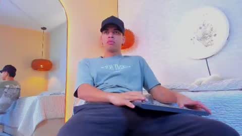 BENJAMIN online show from June 24, 2026, 1:04 am