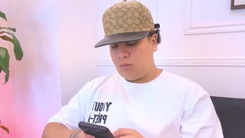 bennett_alejoo online show from February 5, 2026, 6:56 pm