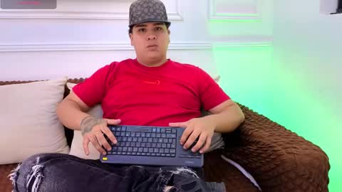 Snapshot of bennett_alejoo chatting on May 14, 2026, 7:09 pm bennett_alejoo online show from May 14, 2026, 7:09 pm