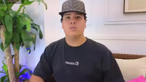 bennett_alejoo online show from June 17, 2026, 6:31 pm