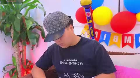 bennett_alejoo online show from June 25, 2026, 6:56 pm
