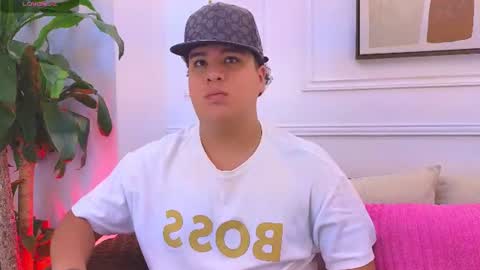 bennett_alejoo online show from June 26, 2026, 7:07 pm