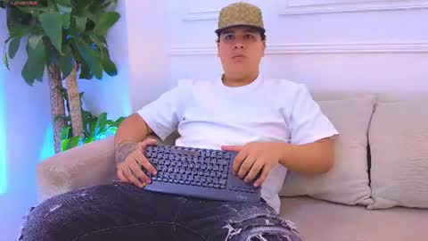bennett_alejoo online show from July 9, 2026, 6:56 pm